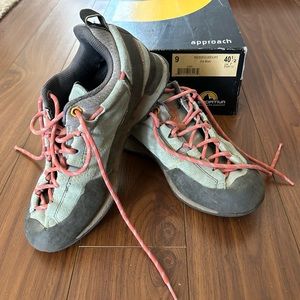 La Sportiva Boulder X Approach Shoes. Size 40-1/2.